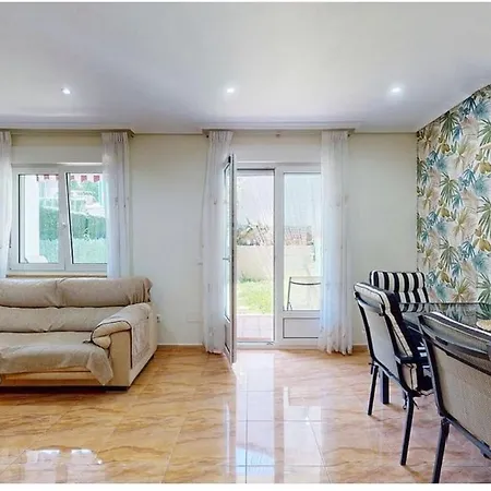בית נופש Casa El Campo *